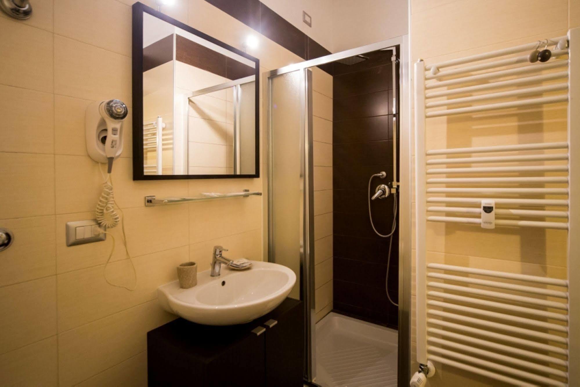 רומא Mikale Rooms מראה חיצוני תמונה