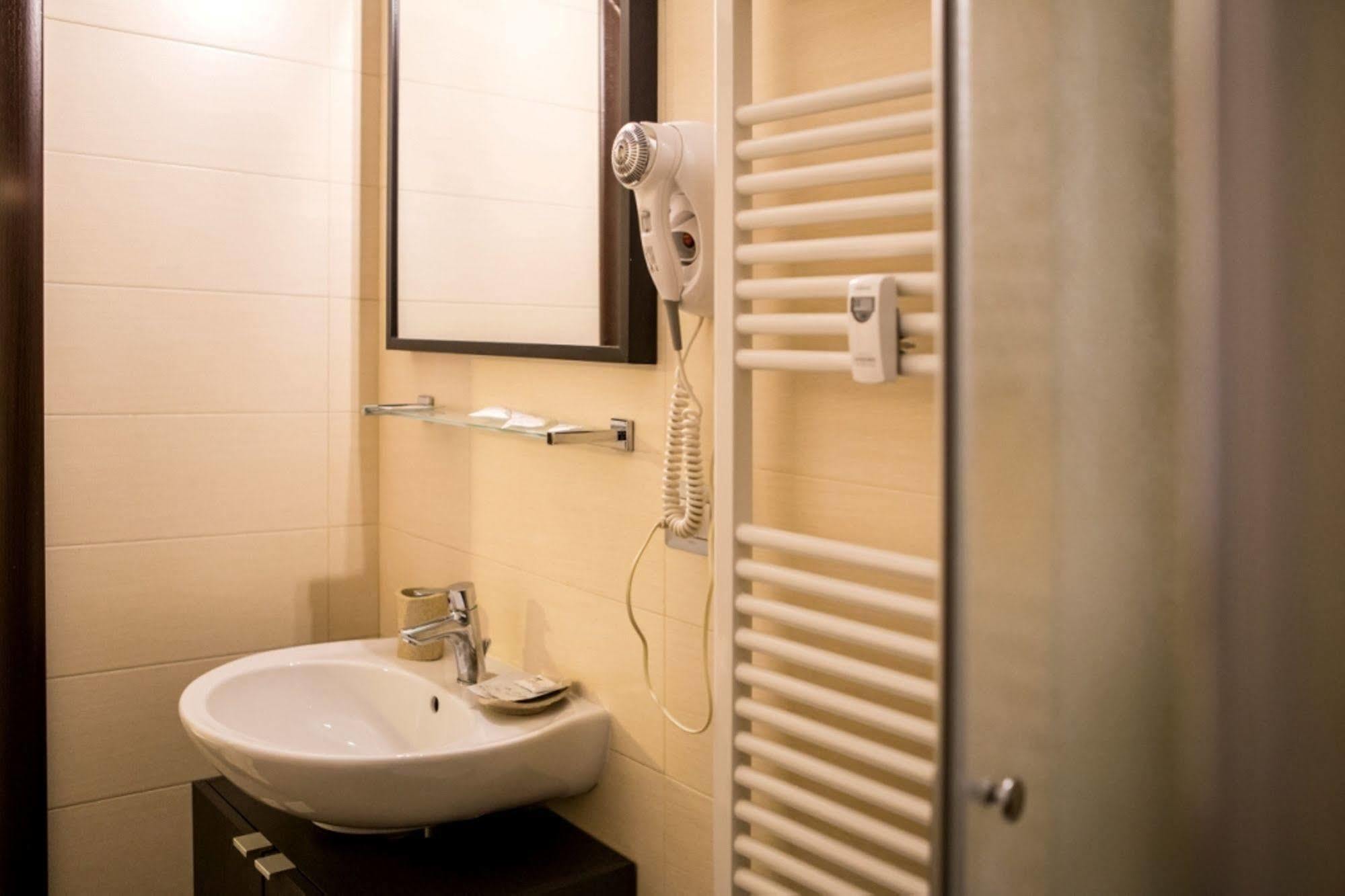 רומא Mikale Rooms מראה חיצוני תמונה