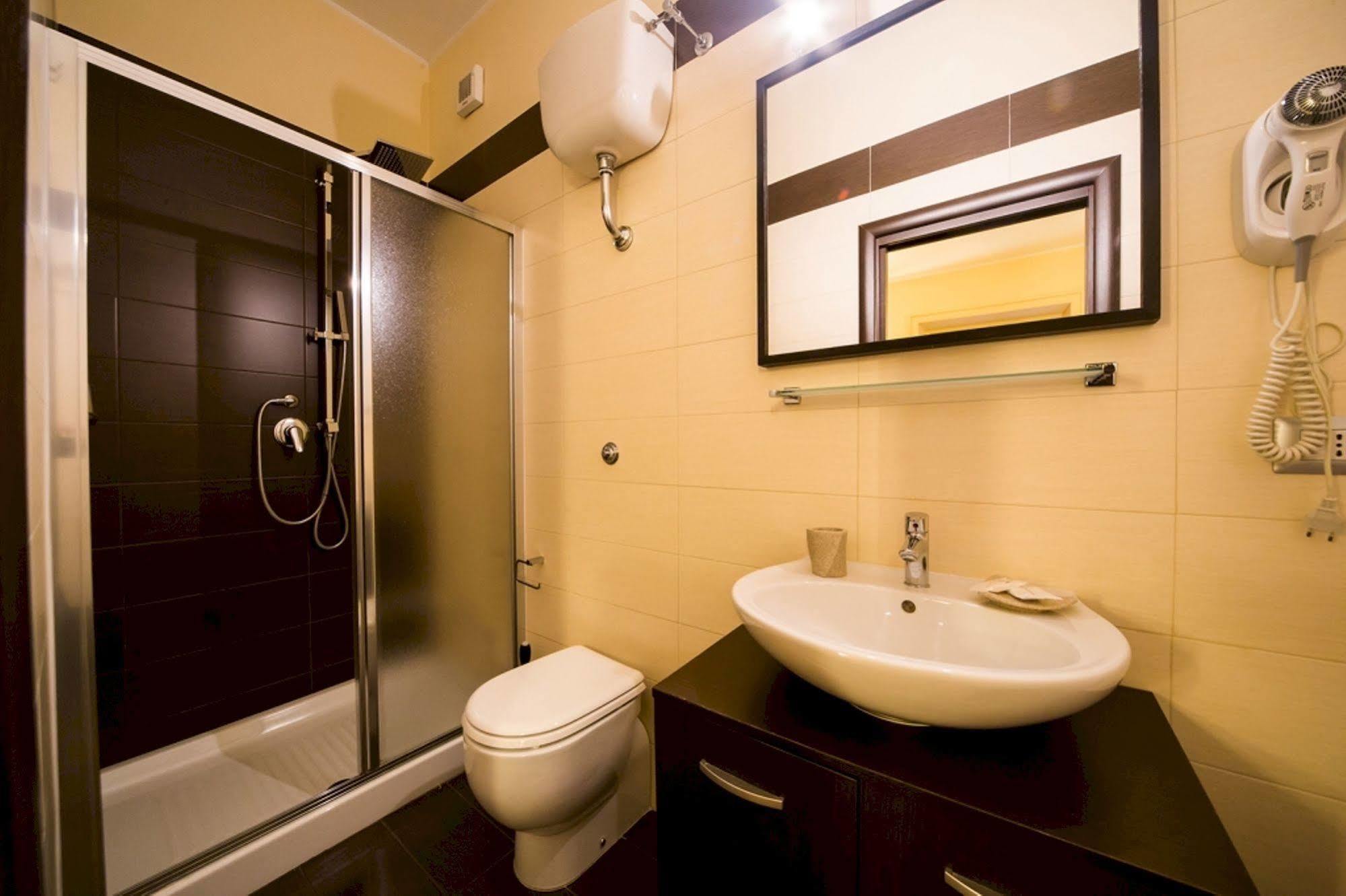 רומא Mikale Rooms מראה חיצוני תמונה