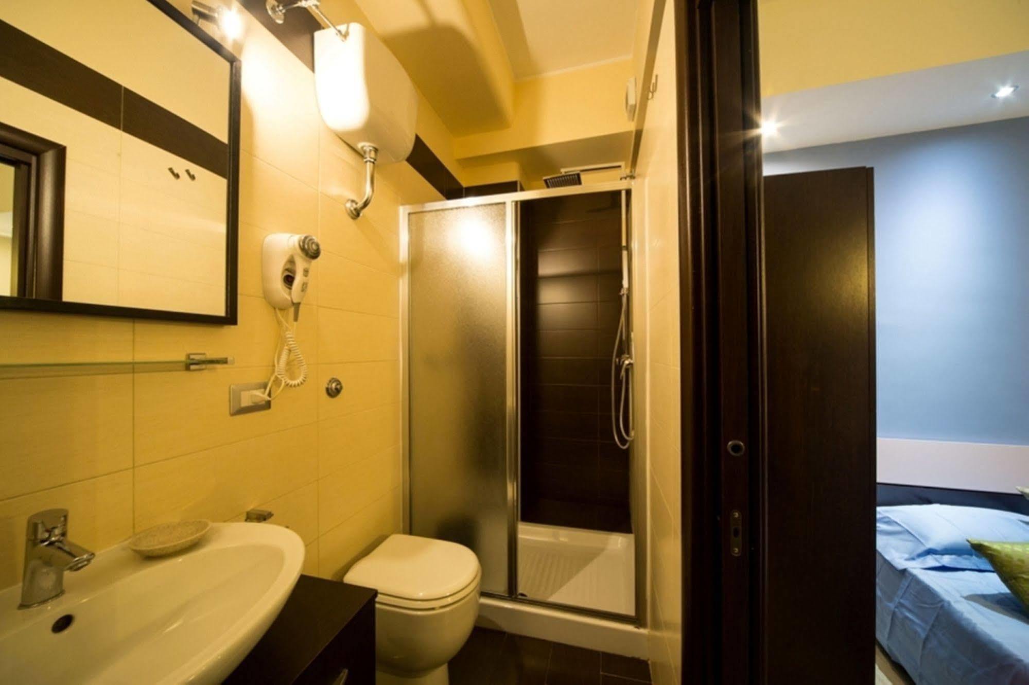 רומא Mikale Rooms מראה חיצוני תמונה