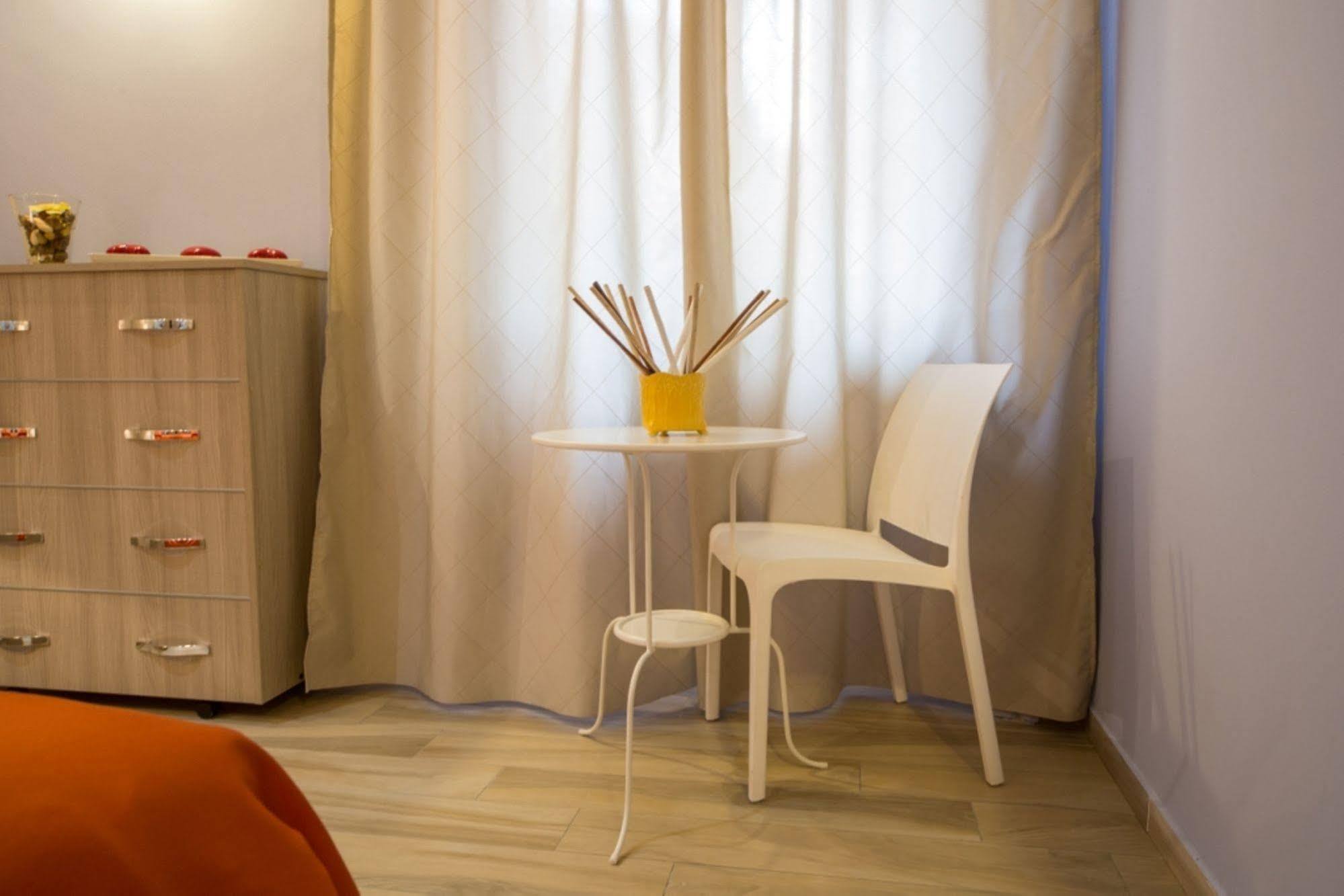 רומא Mikale Rooms מראה חיצוני תמונה